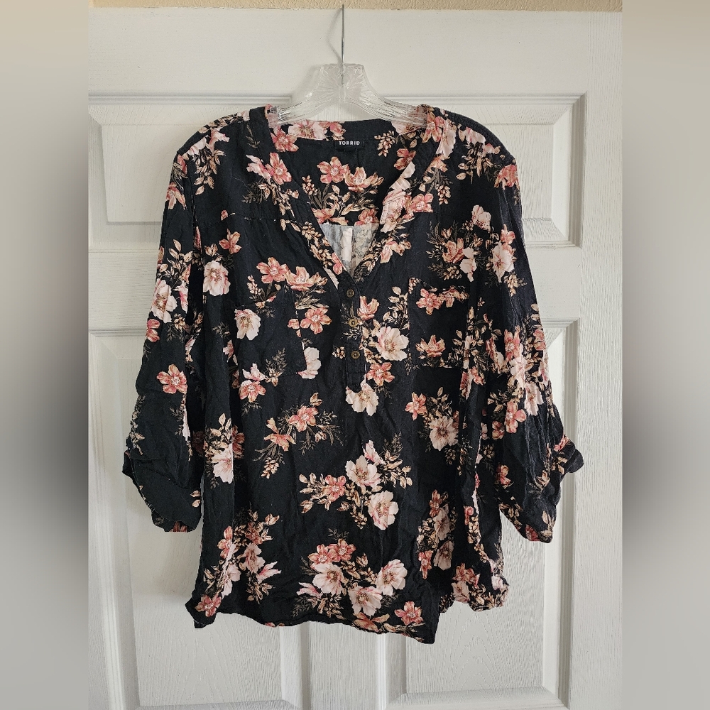 Floral button sleeve blouse